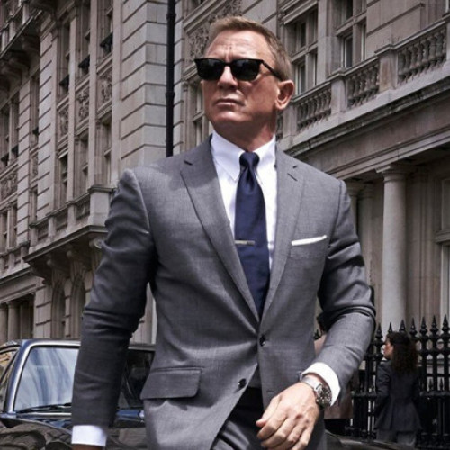 Jeff Bezos provoacă speculații despre viitorul agent 007