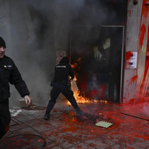Proteste violente în Bulgaria împotriva introducerii euro