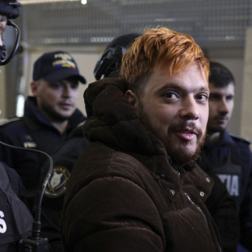 Un criminal francez a fost extradat din România cu un avion militar