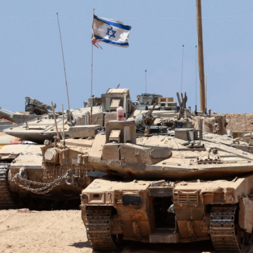 Israelul se pregătește pentru o ofensivă în Gaza, după ce cabinetul de securitate a aprobat planul prim-ministrului Benjamin Netanyahu de a ocupa orașul Gaza și de a implementa cinci principii pentru încheierea conflictului, anunță digi24.ro. Imagini din satelit arată că armata israeliană concentrează trupe și echipamente în apropierea frontierei cu Gaza, ceea ce indică o posibilă invazie terestră majoră.