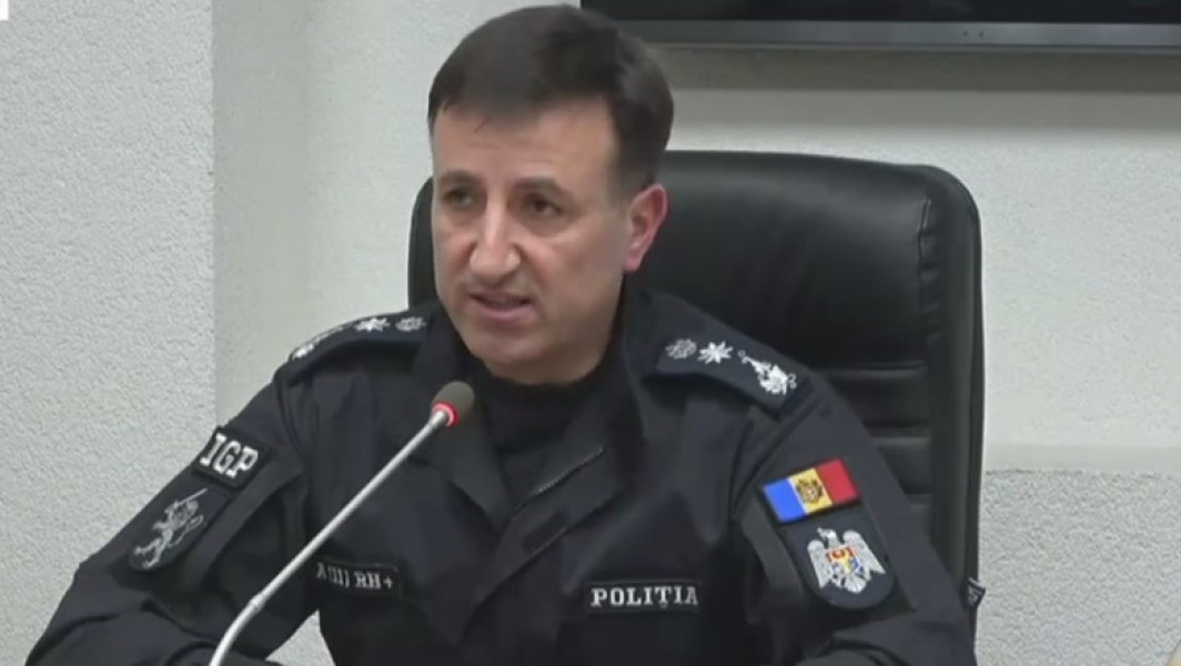 O grupare criminală legată de oligarhul Ilan Șor, acuzată de corupție și influențare a alegerilor din Republica Moldova și România, a fost descoperită de poliție. Potrivit unor mesaje găsite pe telefoanele membrilor rețelei, aceștia au fost încurajați să sprijine candidatura lui George Simion la alegerile prezidențiale din România.