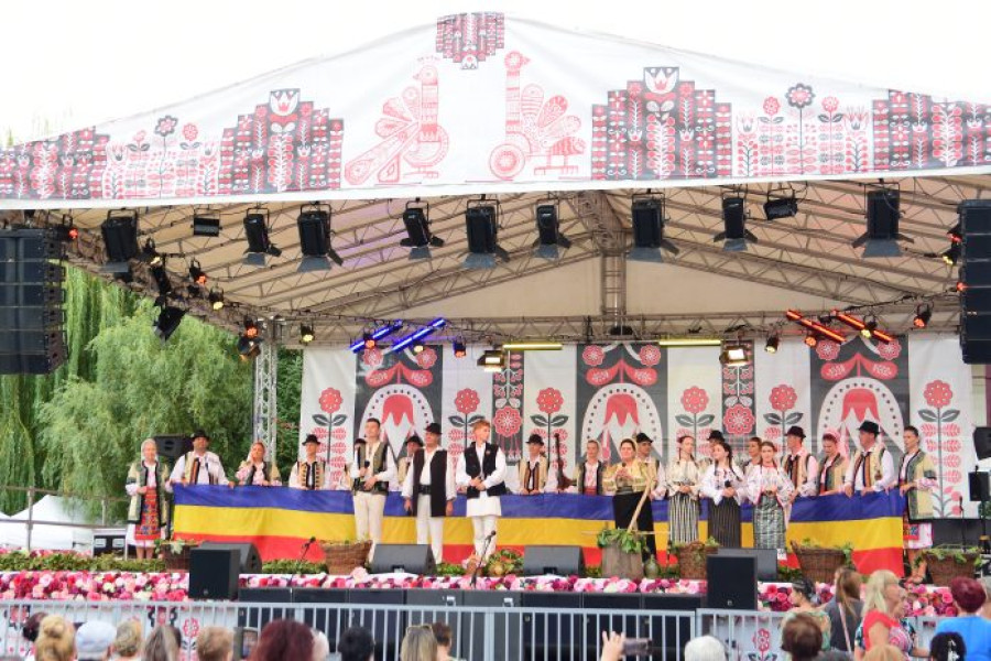 Festivalul Folcloric Otopeni aduce ansambluri și talente