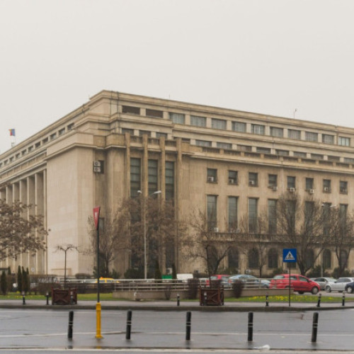 Sindicaliștii din administrația publică protestează luni dimineață în București. Ei amenință cu greva generală