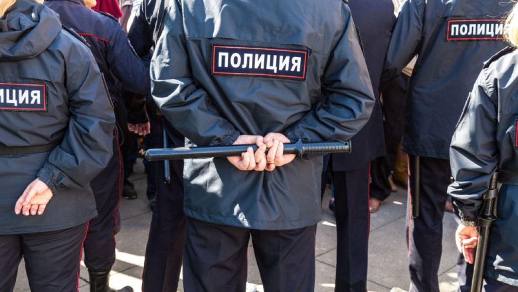 Cântăreața Diana Loginova reținută în Sankt Petersburg după interpretarea unui cântec de protest