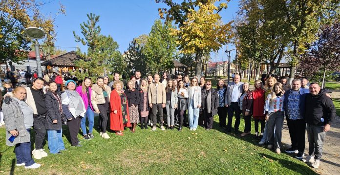 Târgul de toamnă „Glina are inimă” ajută o familie cu o fetiță bolnavă de leucemie