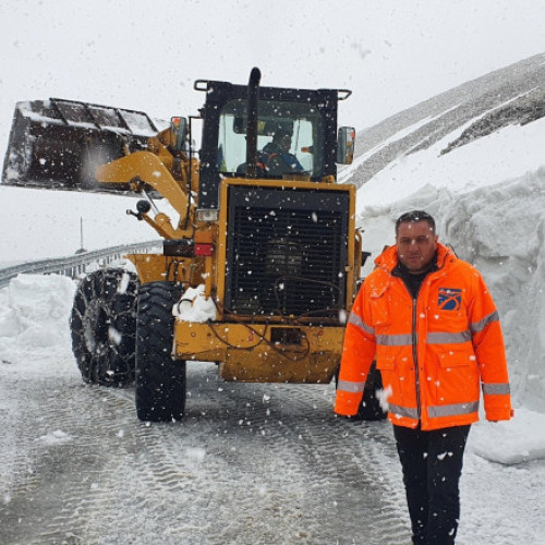 Antreprenorii locali cer deschiderea Transalpinei și oferă sprijin pentru întreținerea drumului
