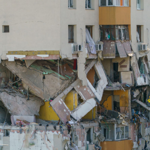 Trei persoane reținute în dosarul exploziei din Sector 5 după percheziții