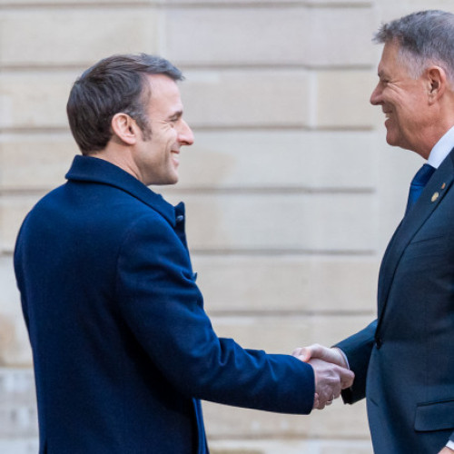 Klaus Iohannis participă la reuniunea liderilor din țările NATO pentru fortificarea sprijinului pentru Ucraina.