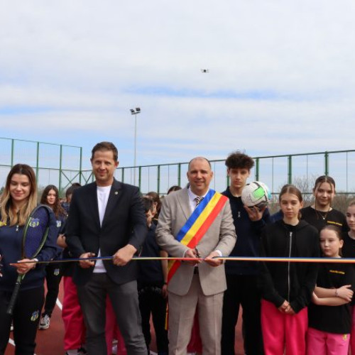 Proiecte de agrement și relaxare pentru comunitate. Un nou teren de sport cu nocturnă a fost inaugurat, la Afumaţi